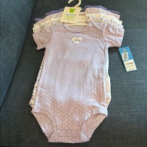 Carter’s 5 pack girl’s cotton body suits / onesies